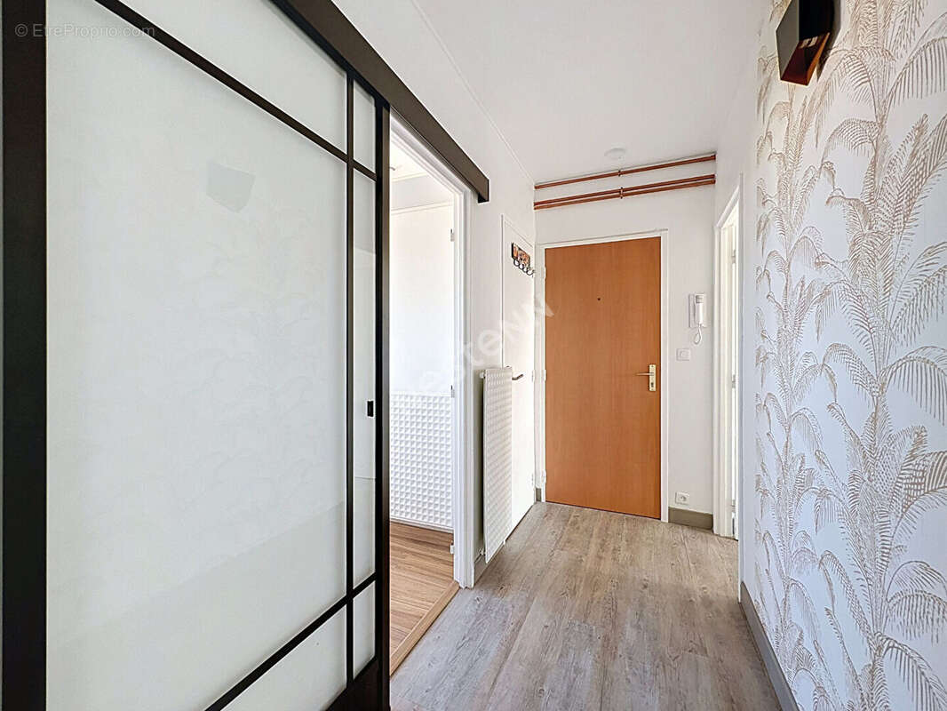 Appartement 3 pièces à vendre à Rezé - La Houssais, dernier étage avec cave et garage - photo 2