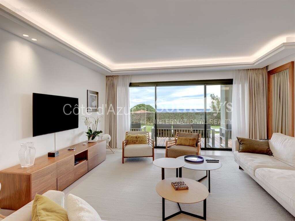 Appartement à VALLAURIS