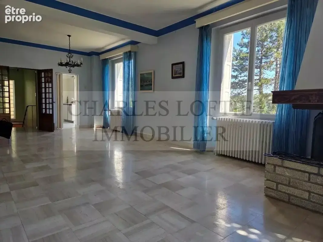 Maison familiale spacieuse avec grand terrain et garage - photo 4