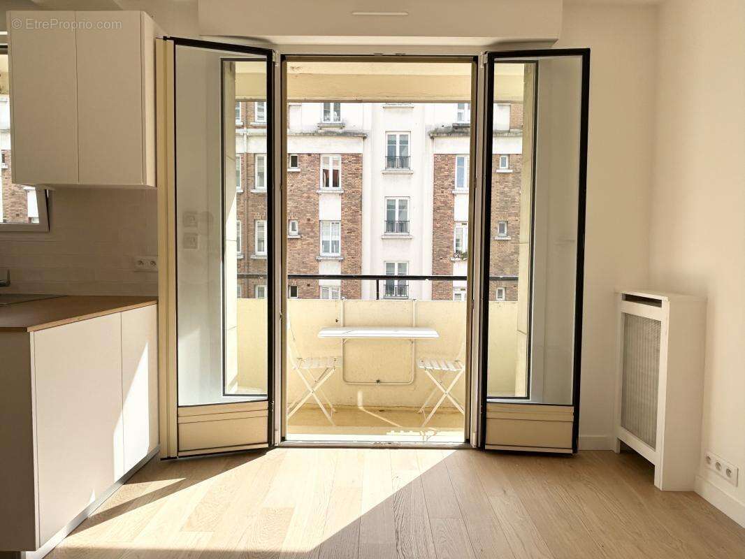 Appartement à PARIS-20E