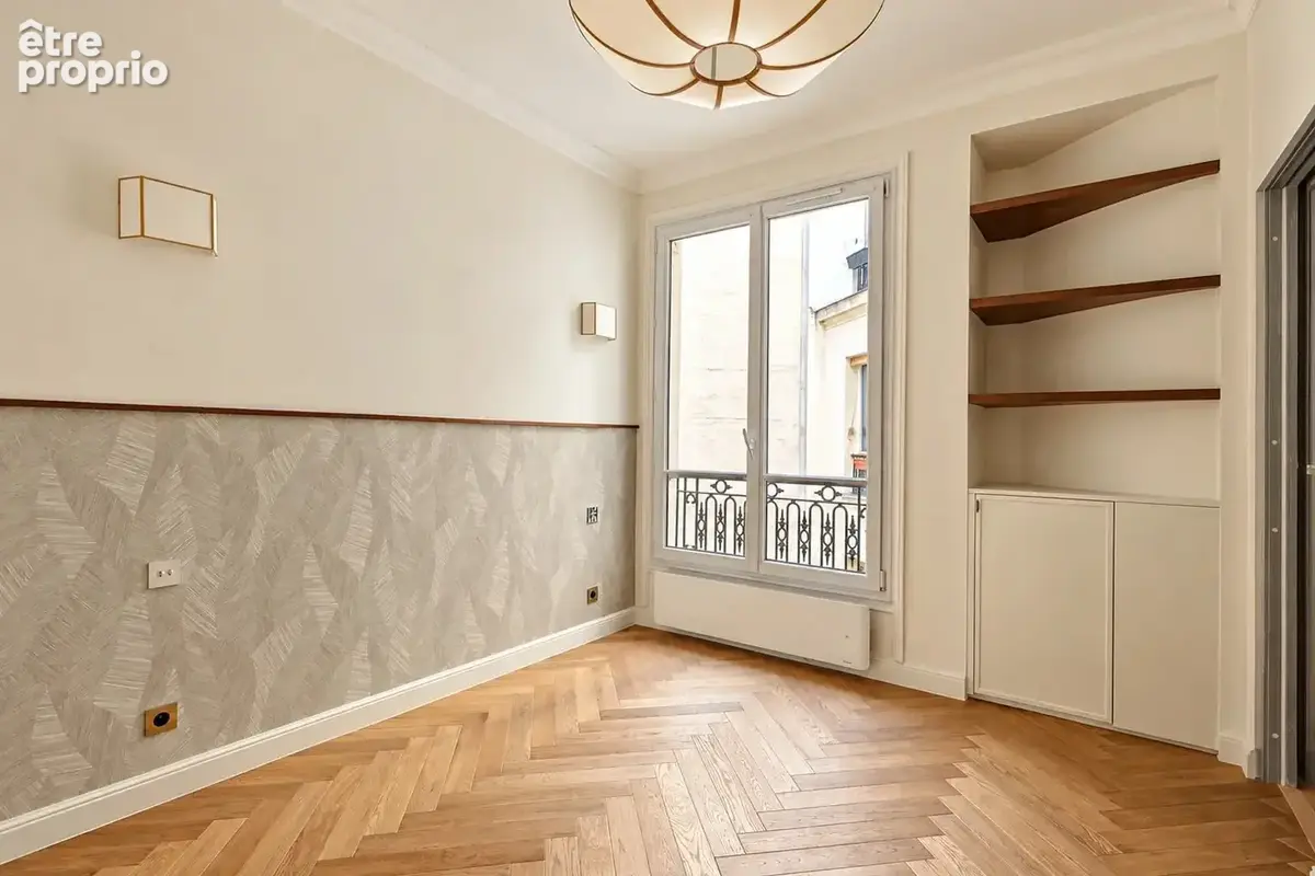 Paris 9e – Rochechouart / Rue Milton – Appartement rénové – 3 chambres - photo 7