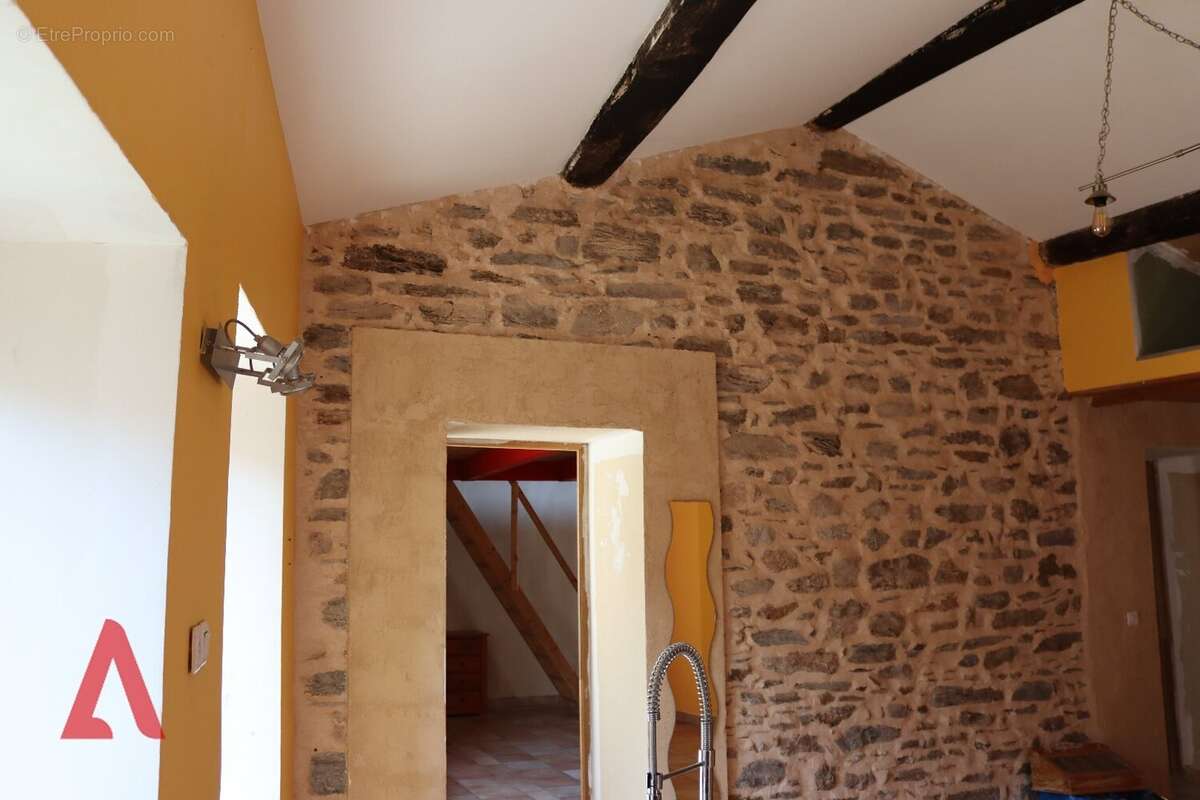 Maison à FAUGERES