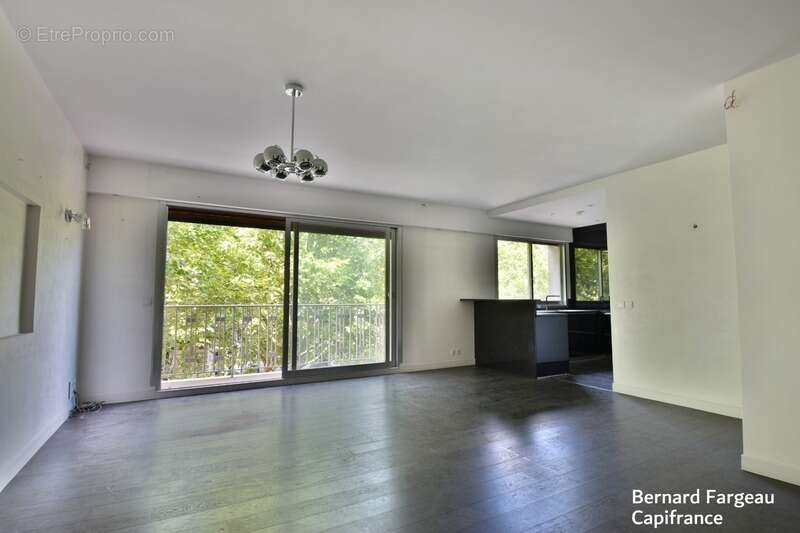 Appartement à PARIS-8E