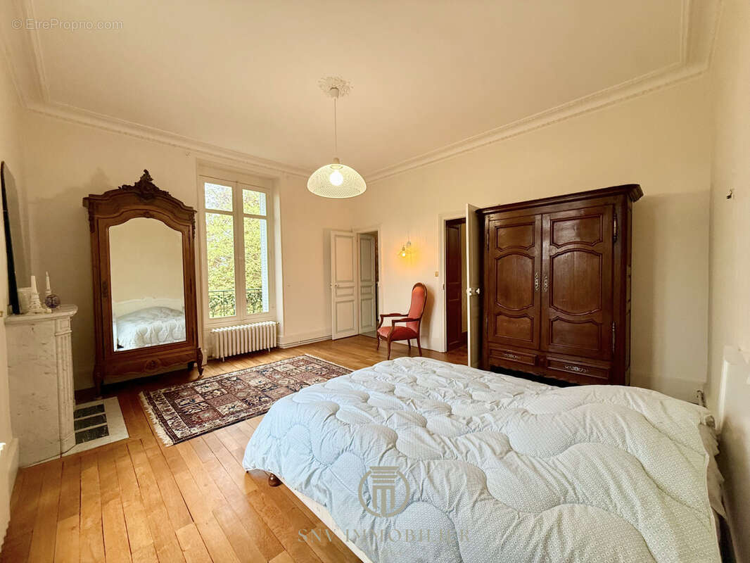 Maison à SAINT-AMAND-MONTROND