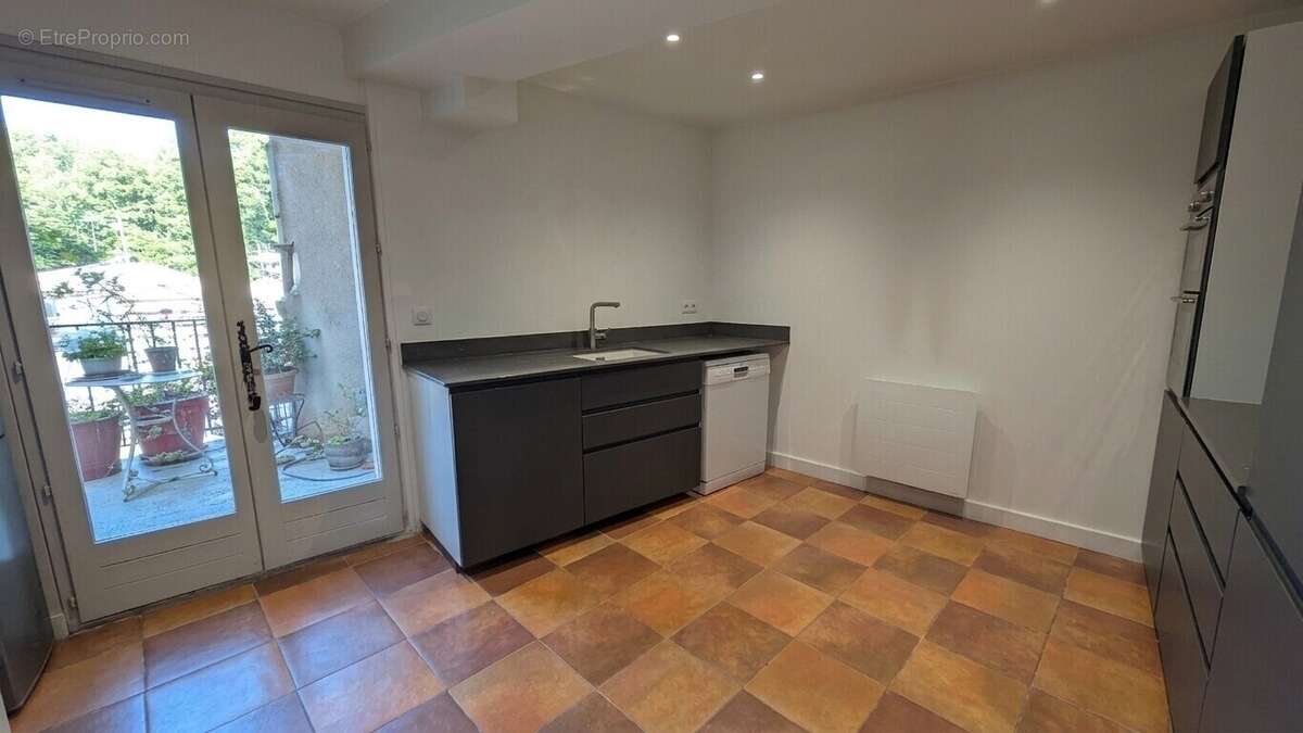 Très belle maison de village en pierres avec cour intérieure et balcon - photo 13
