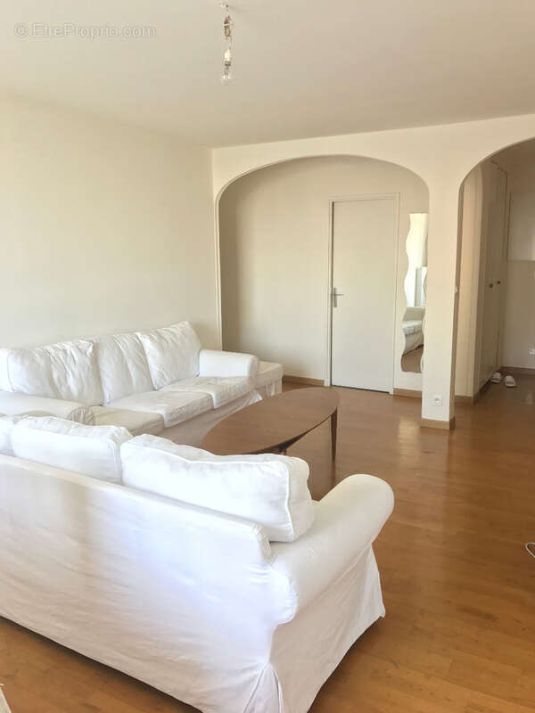Appartement à COURBEVOIE