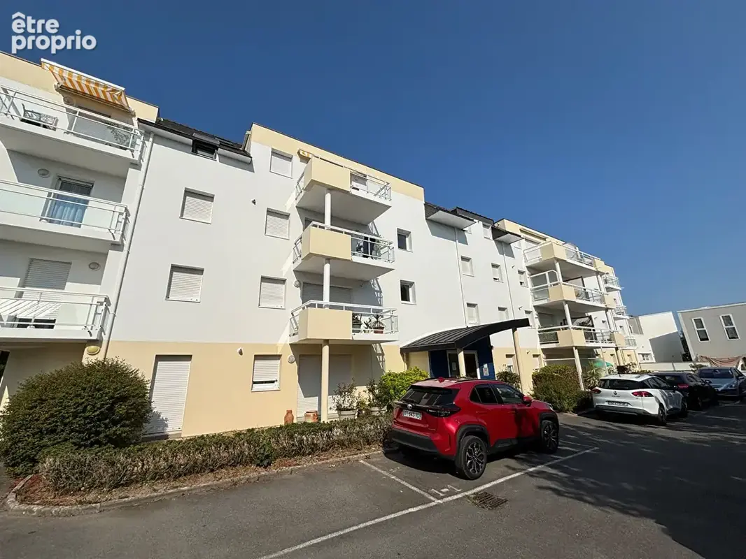 T.3 AURAY CENTRE VILLE avec ascenseur : 64 m2 avec garage et cave - photo 4