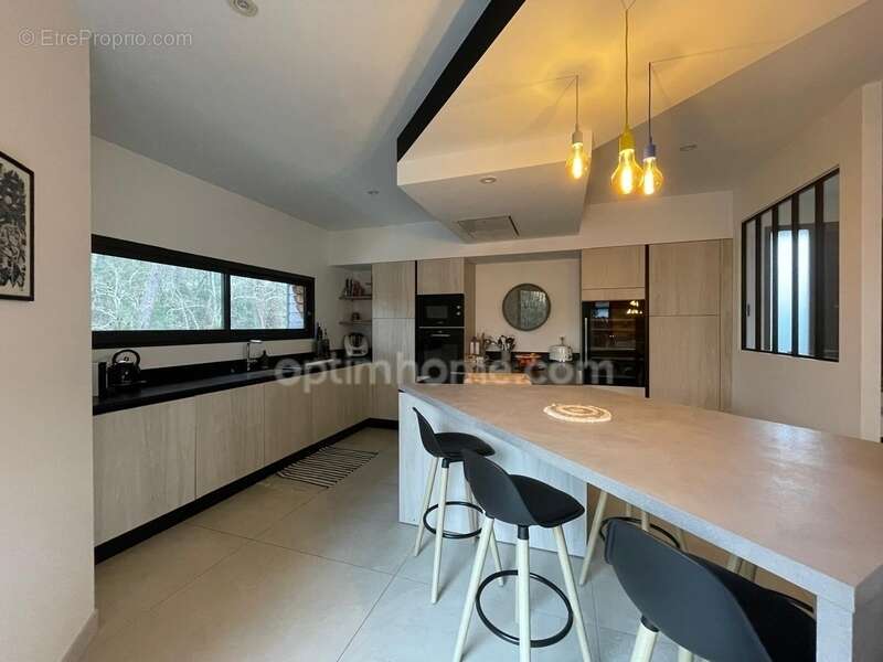 Cazaux (33260) – maison contemporaine – 5 suites parentales – piscine – propriété du canal – sans vis-à-vis – garage - photo 8