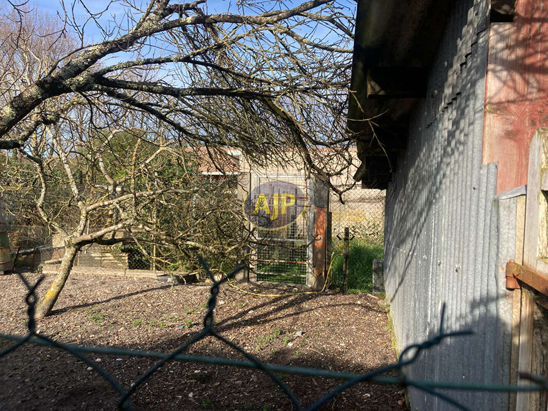 Terrain à GRAYAN-ET-L'HOPITAL