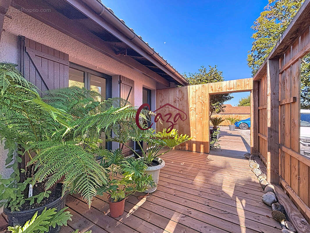 Maison à CAMBLANES-ET-MEYNAC