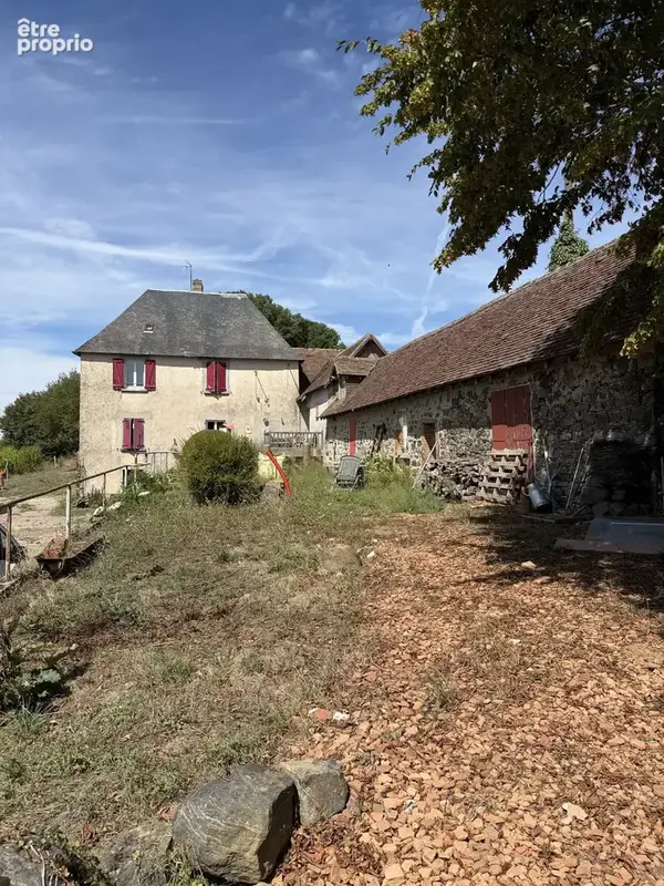 Maison en pierre avec dépendances et terrain - photo 5