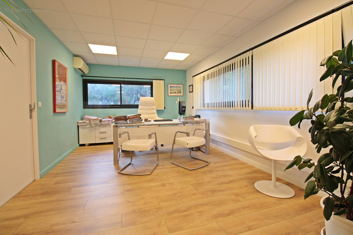 Commerce à LA SEYNE-SUR-MER