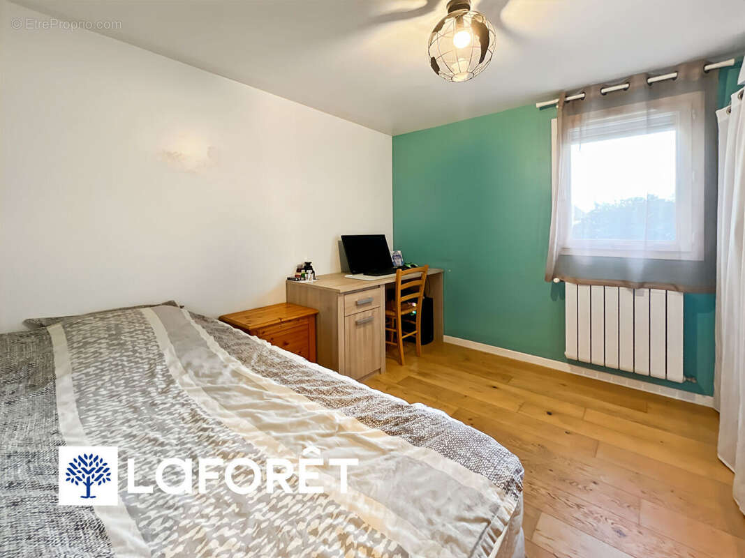 Maison à SAINTE-GENEVIEVE-DES-BOIS