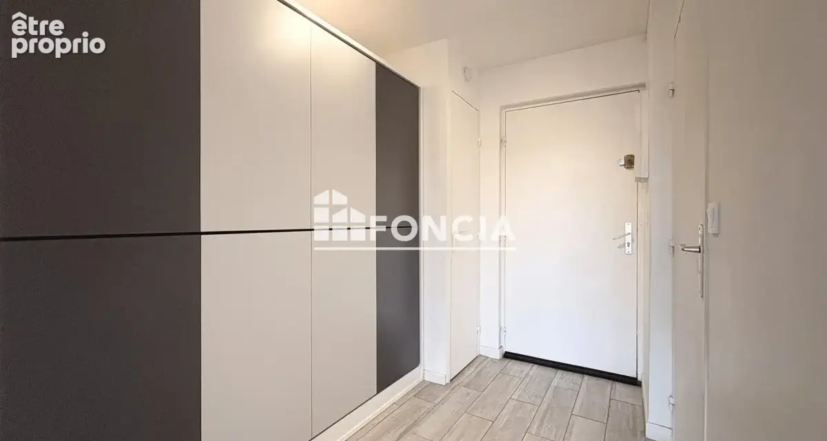 Pied-à-terre « bord de mer », clé en main à Six-Fours-les-Plages / La Coudoulière ! - photo 7