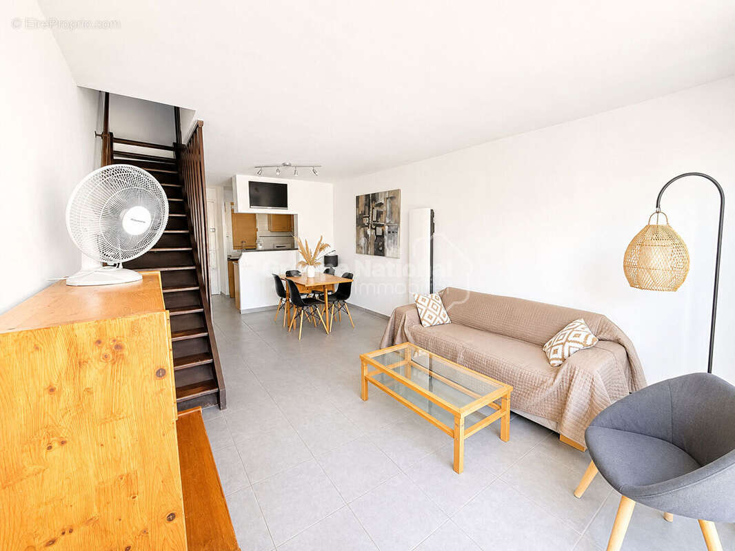 Port-Camargue proche plage Marina en duplex avec terrasse - photo 4