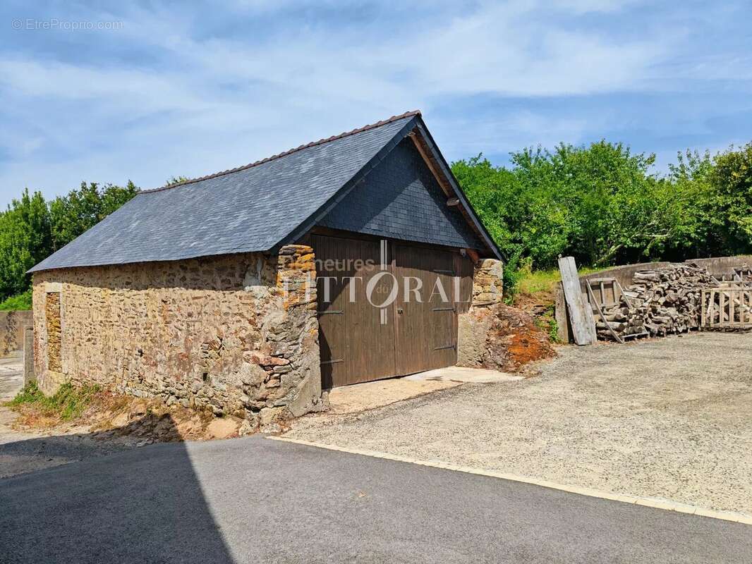 Maison à SURZUR