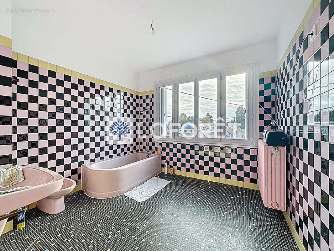 Maison à LE MESNIL-ESNARD