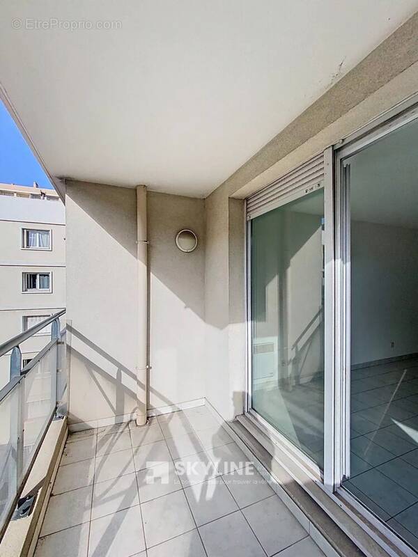 Appartement à MARSEILLE-5E