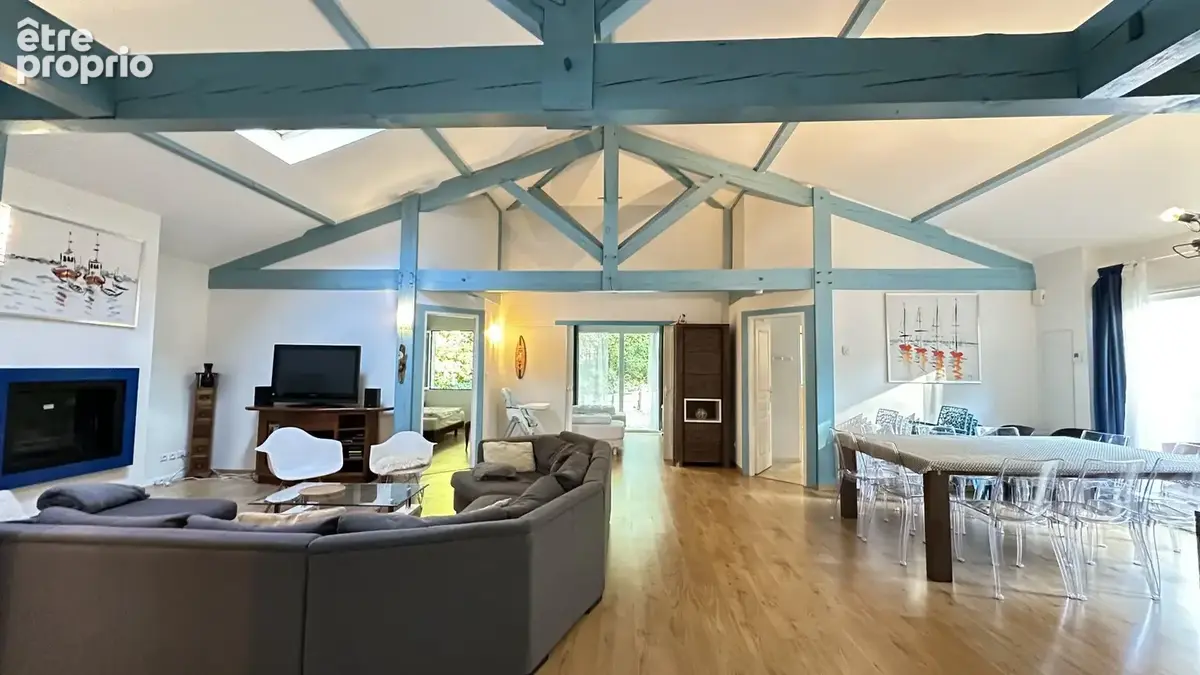 Entre Forêt Landaise et Art de Vivre  Ensemble de deux maisons sur 1638 m² de terrain boisé. - photo 4