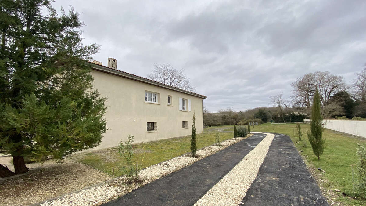 Maison à SAINT-FORT-SUR-GIRONDE