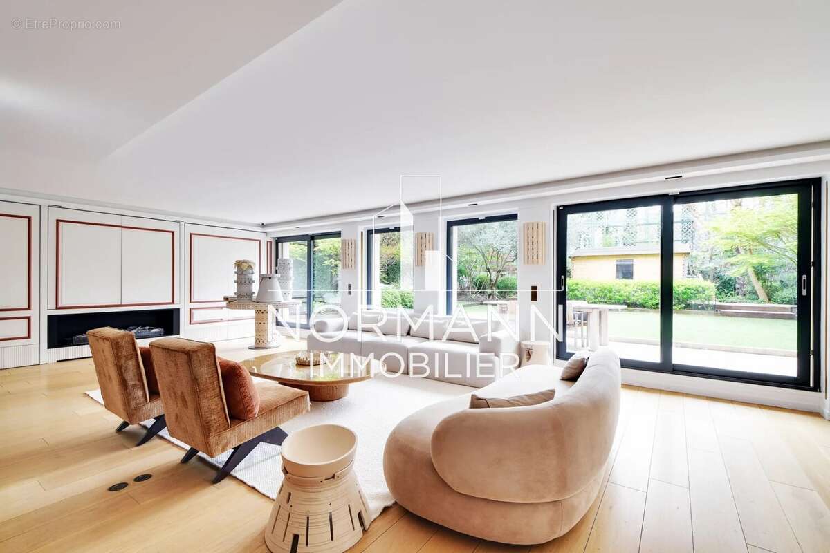 Appartement à NEUILLY-SUR-SEINE