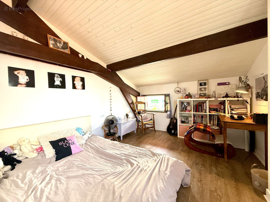 Appartement T3 de 94 m2 avec beau potentiel - photo 9
