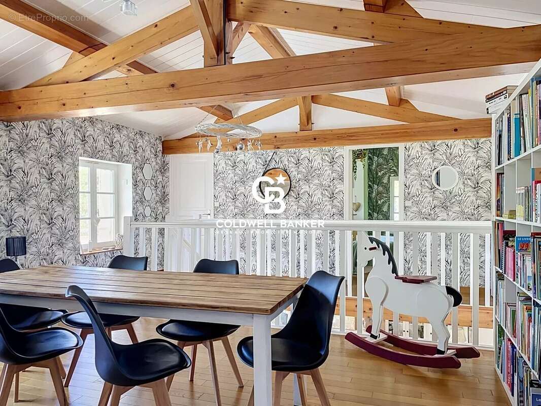Maison familiale de charme avec piscine et dépendances à Saintes - photo 14