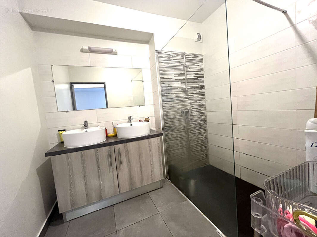 Appartement à SAINT-DENIS