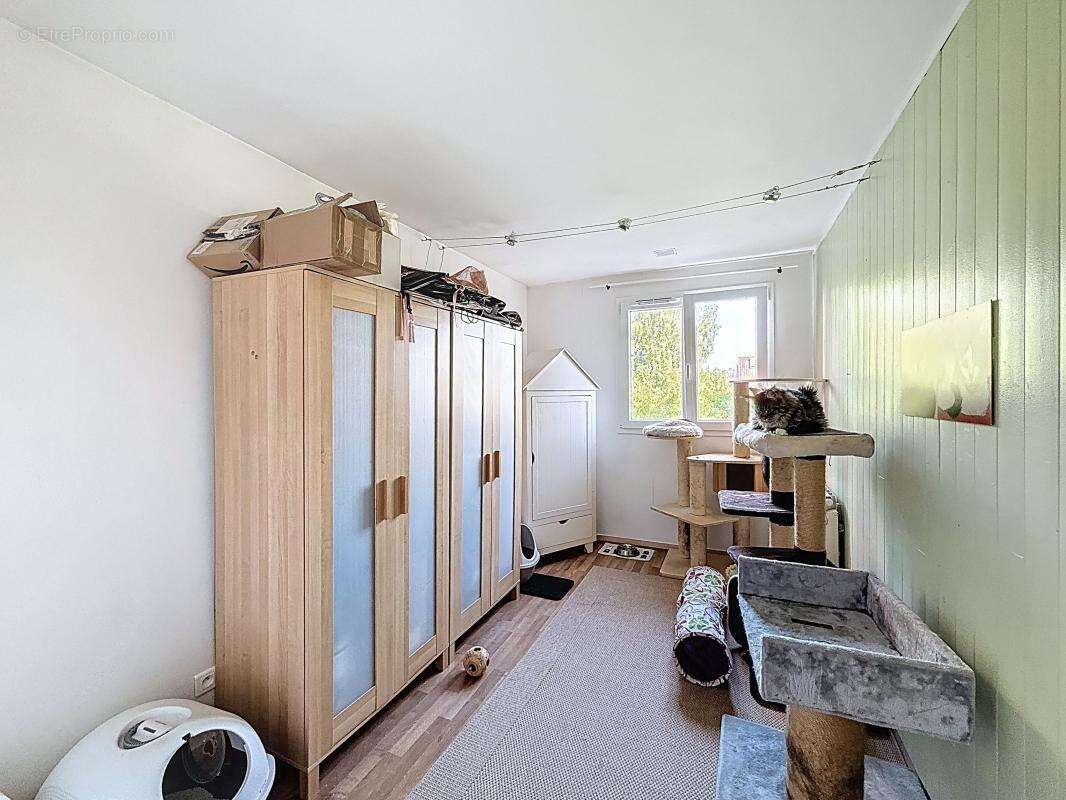 Maison à VOISINS-LE-BRETONNEUX