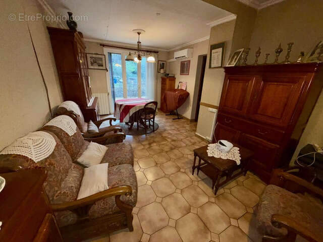 Maison à SAINT-THIBERY