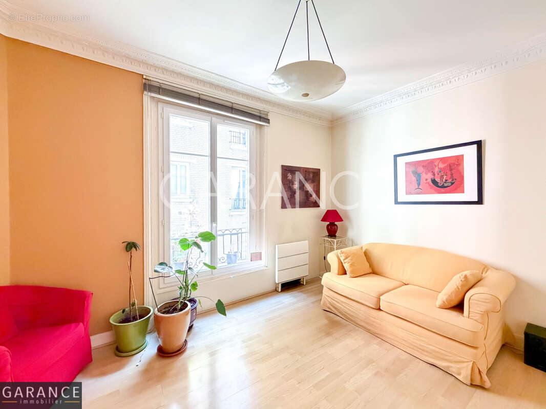 Appartement à PARIS-12E
