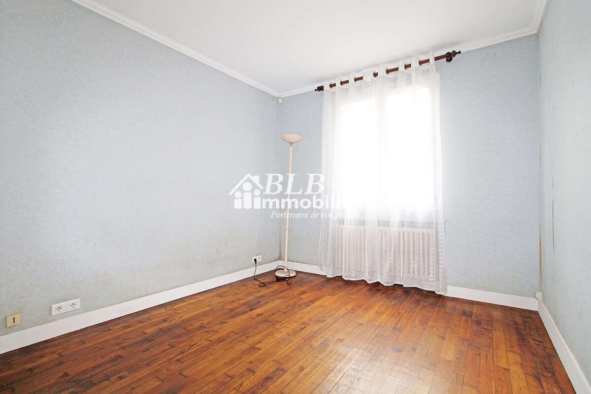 Maison à LE PERRAY-EN-YVELINES