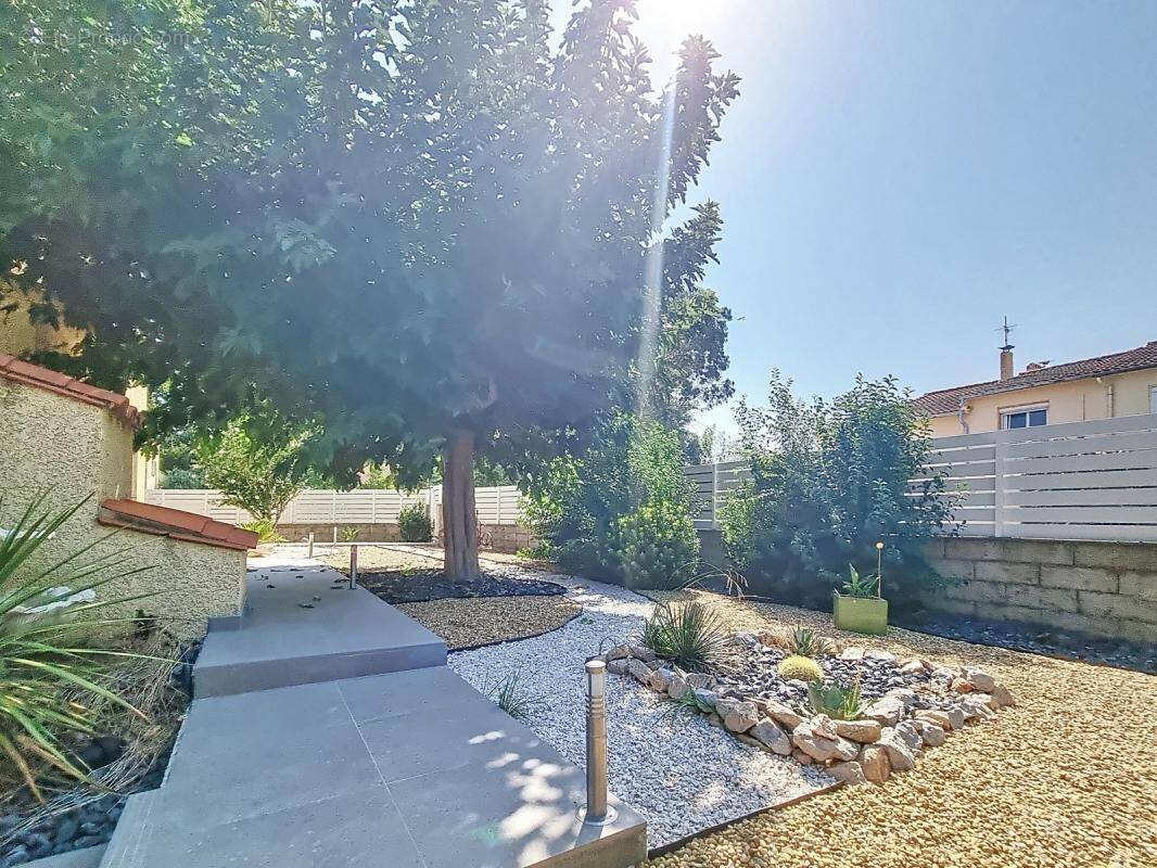 Maison à VILLENEUVE-LA-RIVIERE