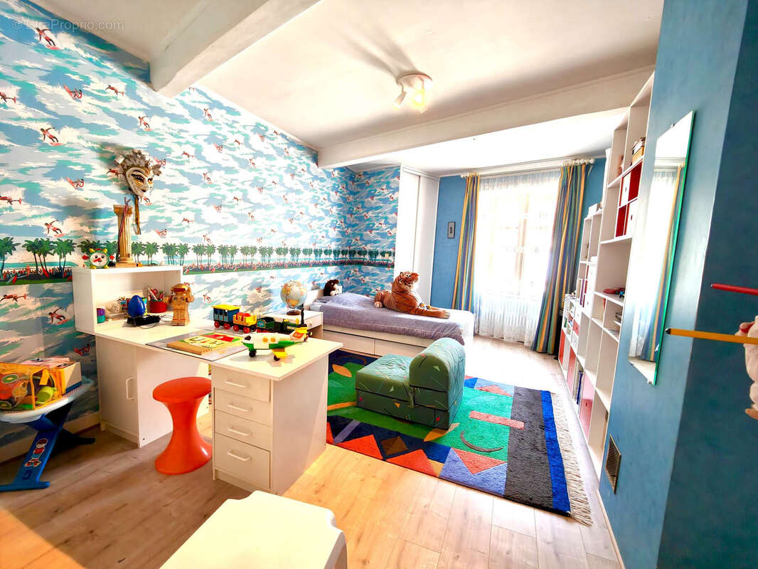 Maison à VILLIEU-LOYES-MOLLON