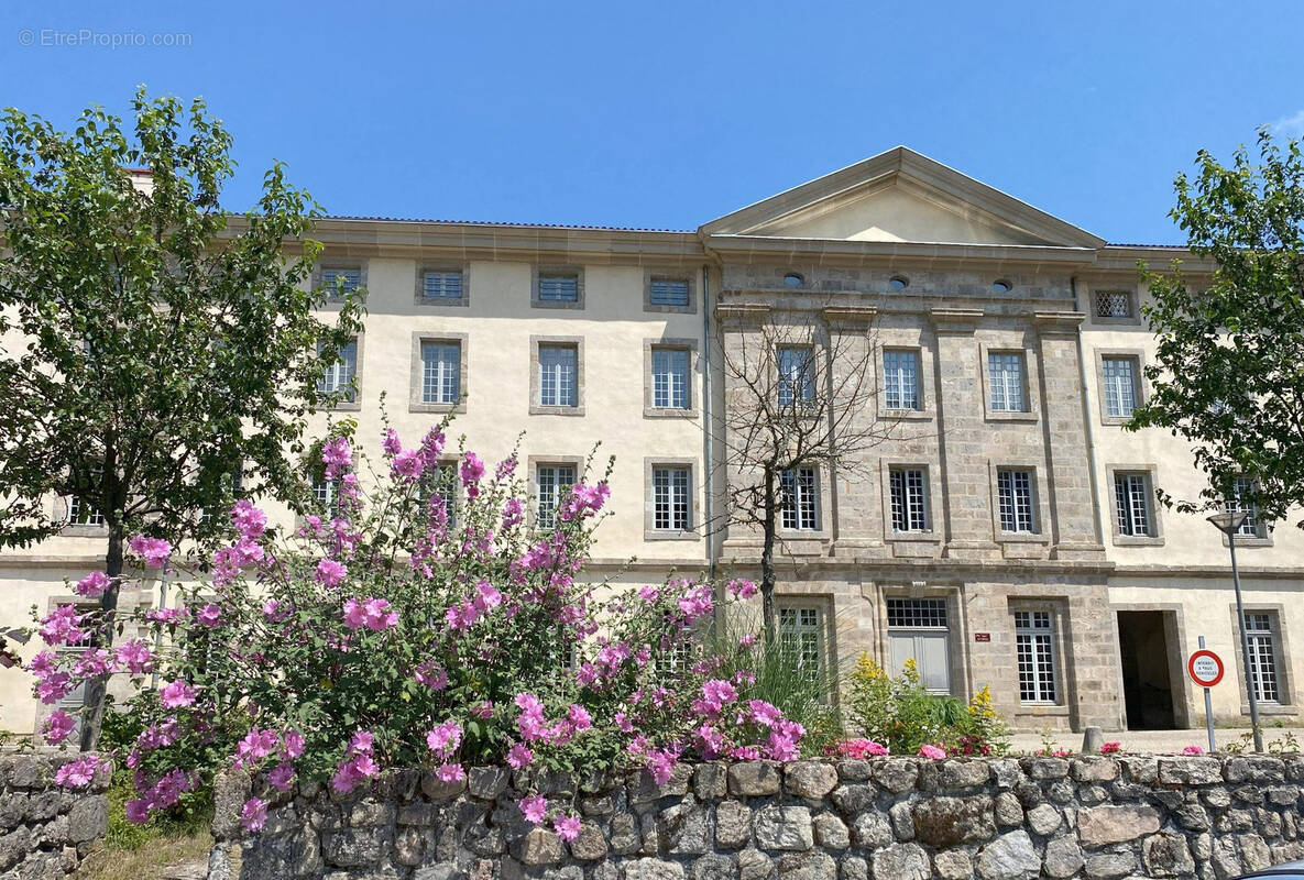 Appartement à LA SEAUVE-SUR-SEMENE