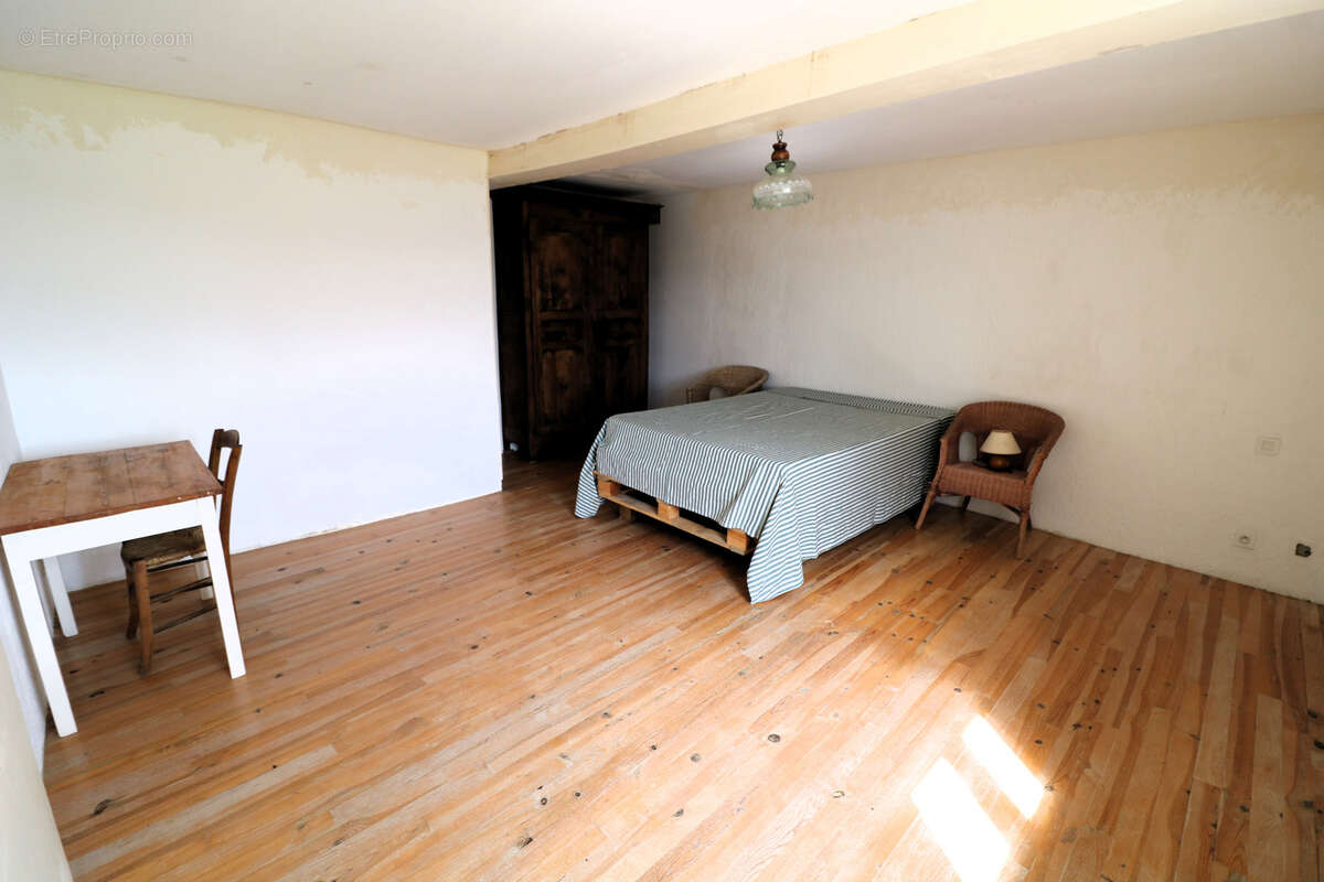 Maison à MONLEON-MAGNOAC