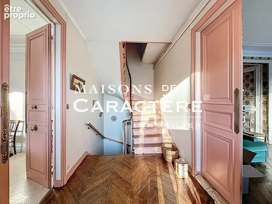 Imposante Maison ancienne de 300m2 en plein centre ville de Verneuil Sur Seine - photo 11