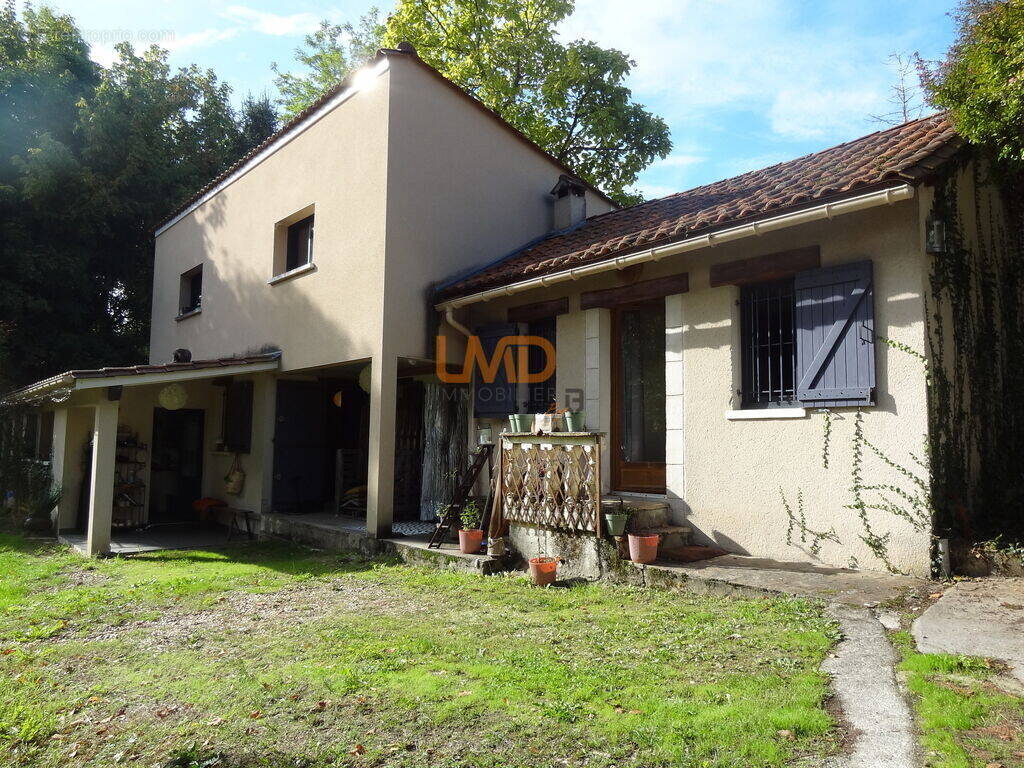 Maison à SAINT-FRONT-DE-PRADOUX