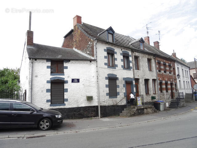 Maison à SOLRE-LE-CHATEAU