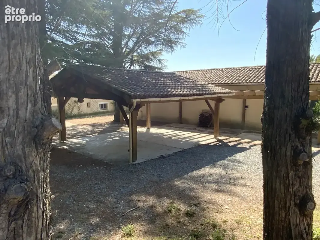 Propriété de 380 m2 avec vue panoramique sur les montagnes. - photo 12