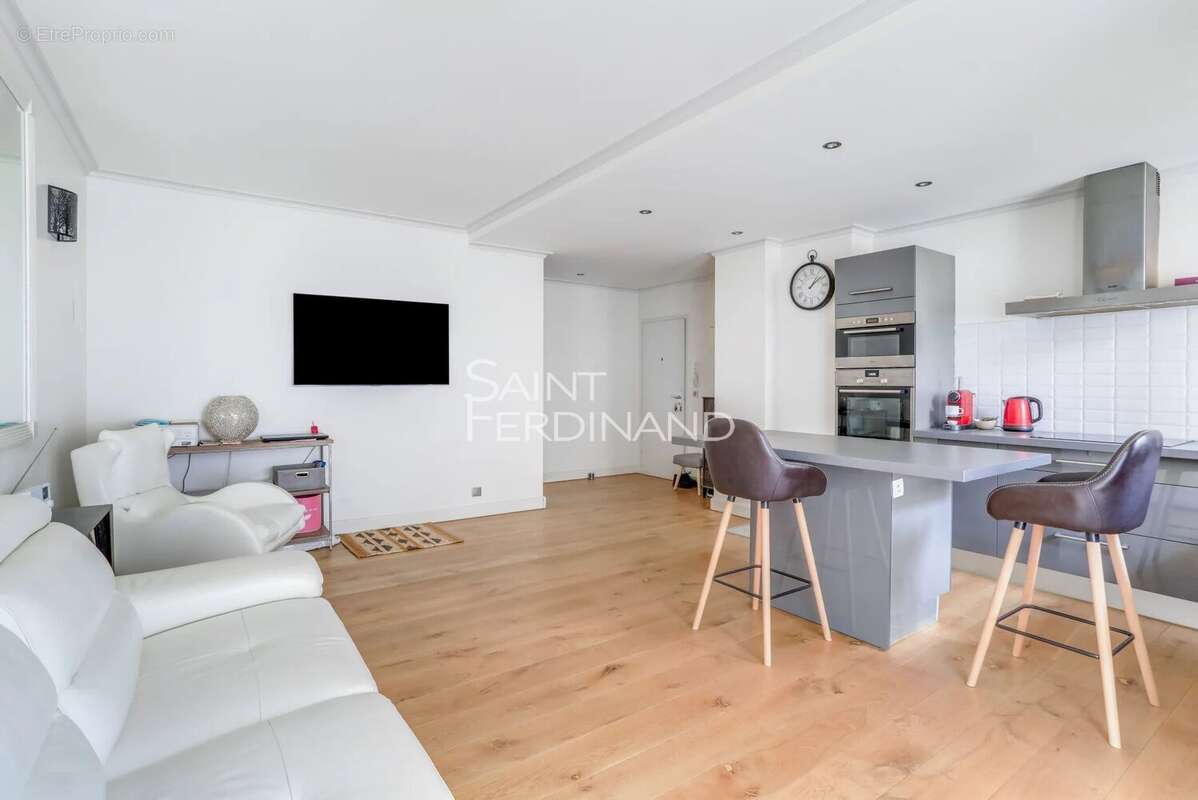 Appartement à NEUILLY-SUR-SEINE