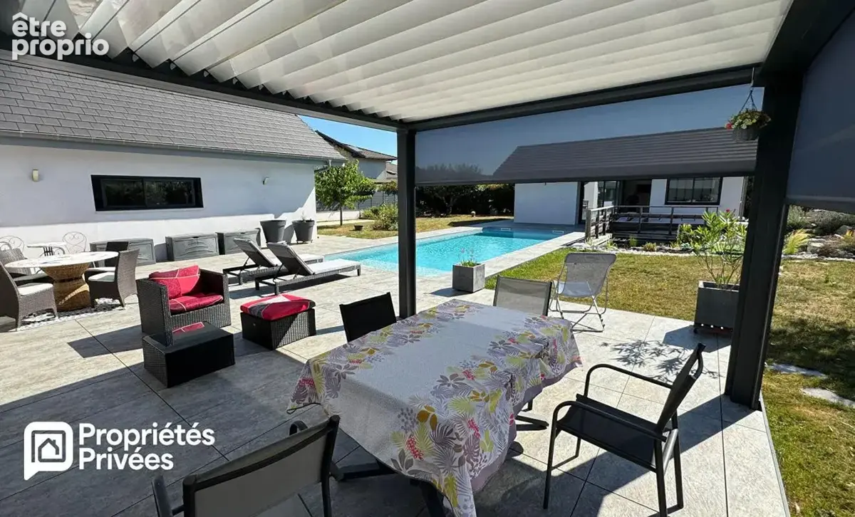 Propriété -7 pièces avec studio, piscine et local professionnel - photo 2