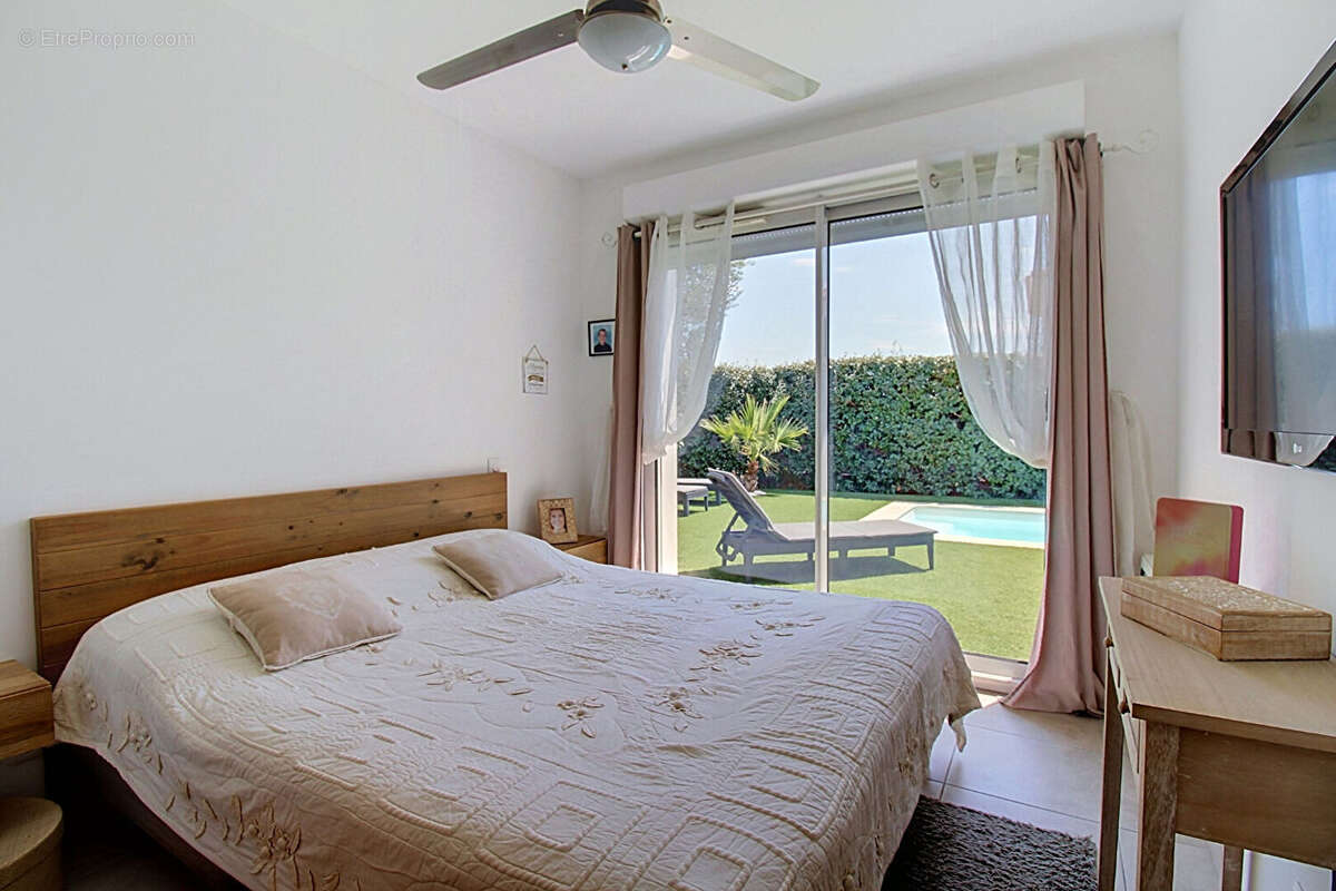 A VENDRE EN EXCLUSIVITE - Villa de 85m2 sur 411 m2 de terrain avec piscine et garage - photo 9