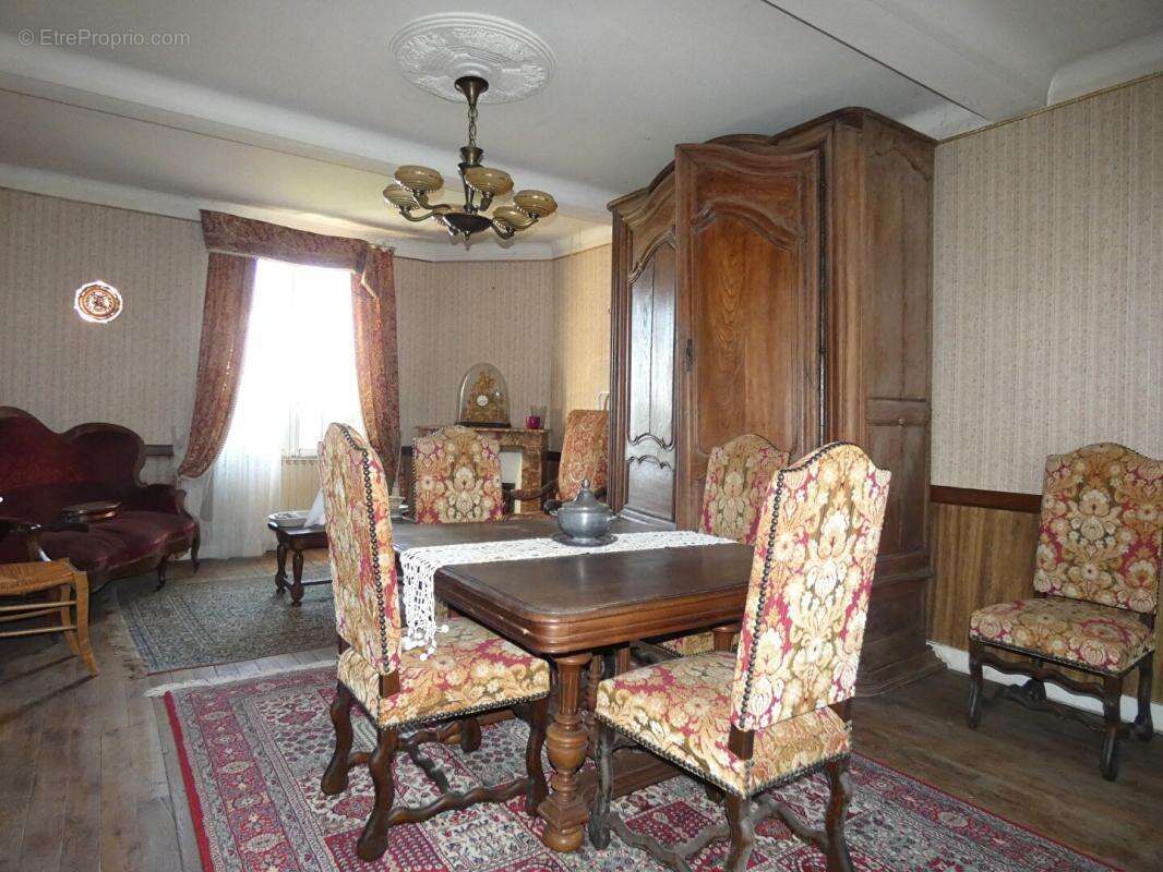 Maison à BADEFOLS-D&#039;ANS