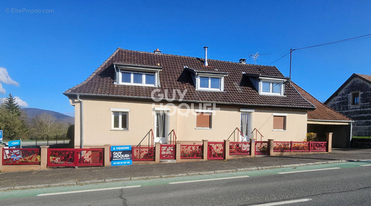 Maison à LACHAPELLE-SOUS-ROUGEMONT