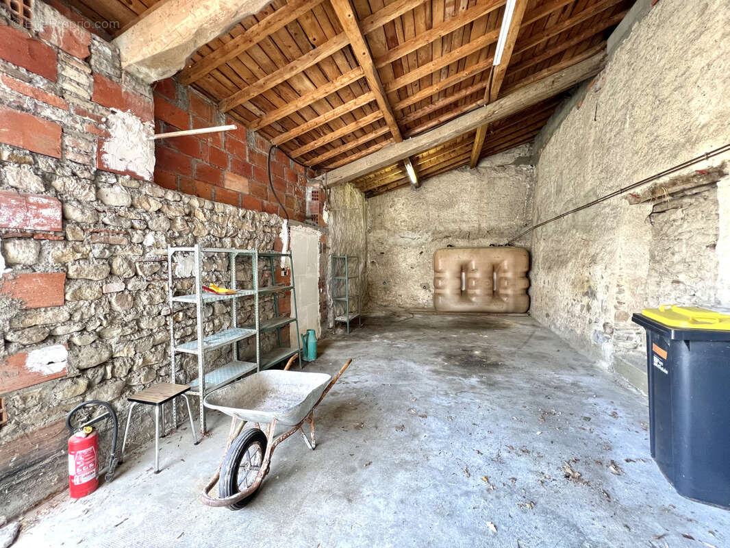 Maison à MARCILLY-LE-CHATEL