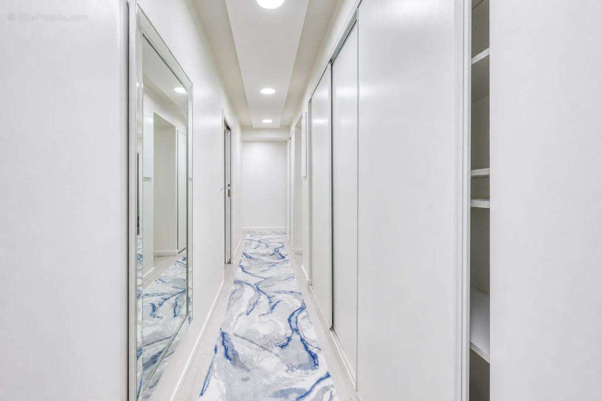 T4 familial 92 m² avec piscine - Marseille 13e - photo 9