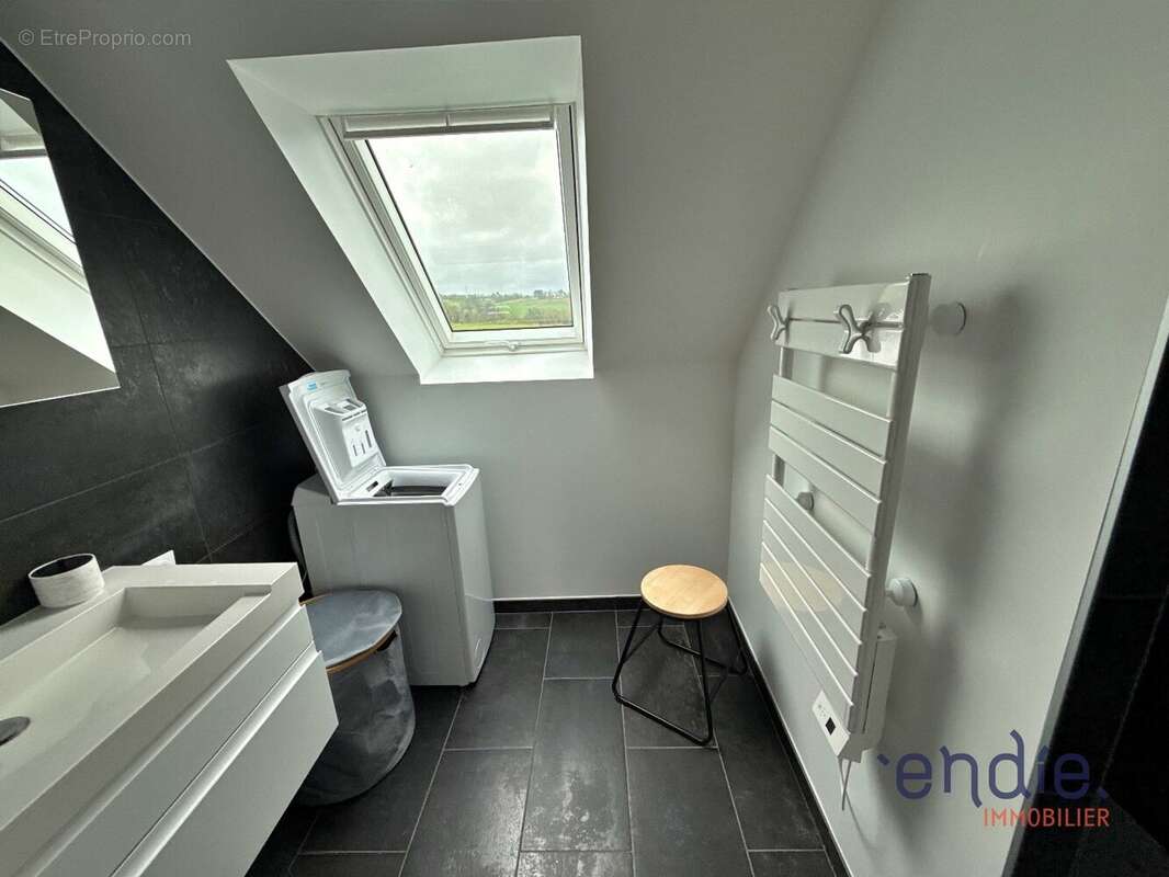 Commerce à PLONEVEZ-PORZAY