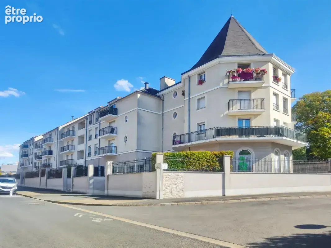  SPECIAL INVESTISSEUR : Studio 35 m² vendu Loué avec Balcon & Parking - photo 1