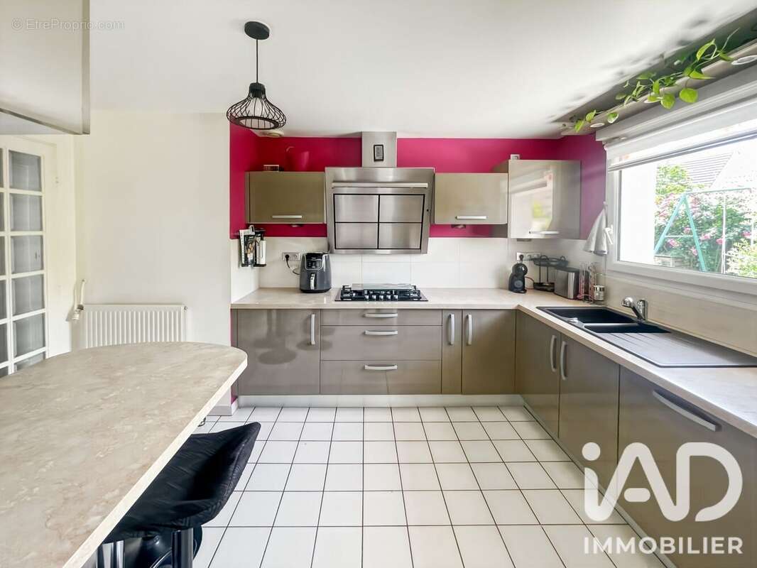 Maison 110 m² à Lisses  - photo 4